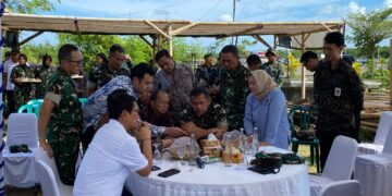 Kepala Staf Angkatan Darat (KSAD) Jenderal Maruli Simanjuntak bersama Gubernur Bali Wayan Koster saat meninjau pematangan lahan PSEL. -BALITOPIK.COM
