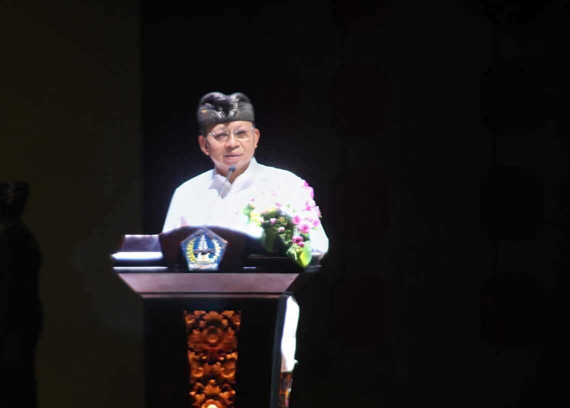 Gubernur Bali Wayan Koster. -BALITOPIK.COM