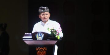 Gubernur Bali Wayan Koster. -BALITOPIK.COM