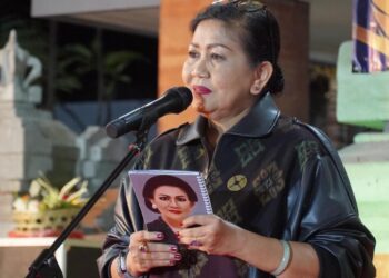 Ibu Gubernur Bali, Putri Suastini Koster. -IST