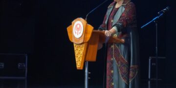 Ketua Dekranasda Provinsi Bali, Ny. Putri Suastini Koster. -BALITOPIK.COM