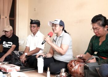 Ketua Koordinator Kesejahteraan Sosial (K3S) Kabupaten Badung, Ny. Rasniathi Adi Arnawa (tengah). -IST