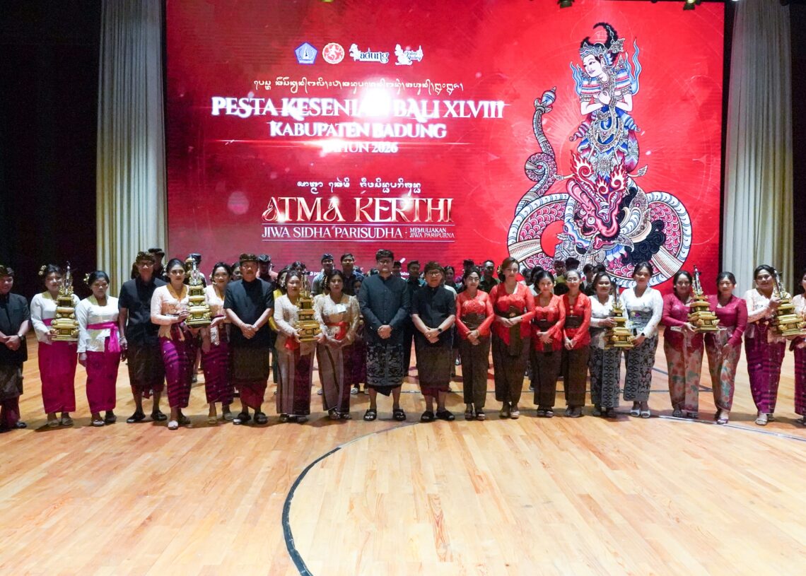 Bupati Badung I Wayan Adi Arnawa bersama Wakil Bupati Bagus Alit Sucipta resmi menutup Pesta Kesenian Bali (PKB) Kabupaten Badung XLVIII Tahun 2026. -IST