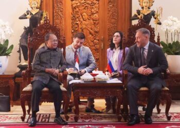 Gubernur Bali Wayan Koster saat menerima kunjungan Delegasi Parlemen Saint Petersburg, Rusia, yang dipimpin Ketua Parlemen Saint Petersburg, Alexandr Belski. -IST