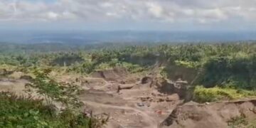 Aktivitas penambangan pasir dan batu (Galian C) di kawasan Sebudi, Kecamatan Selat, Kabupaten Karangasem. -BALITOPIK.COM
