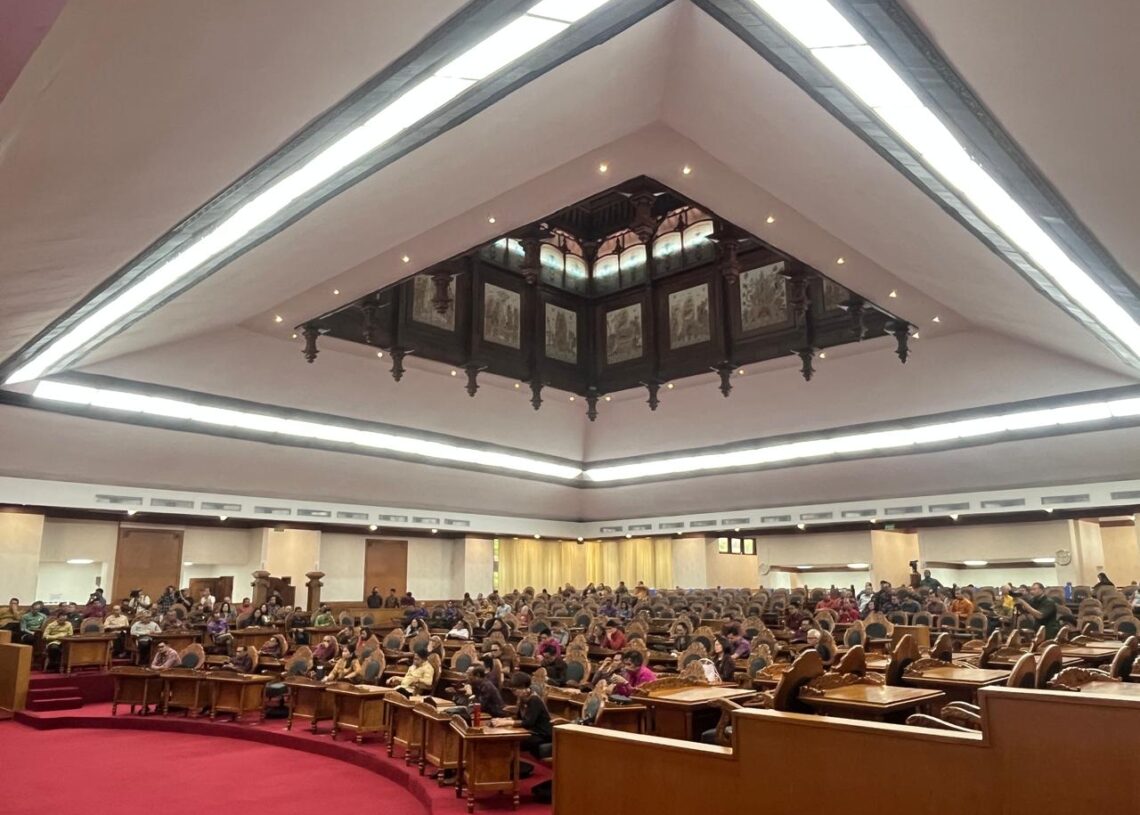 Situasi rapat paripurna ke 40 DPRD Bali. -BALITOPIK.COM