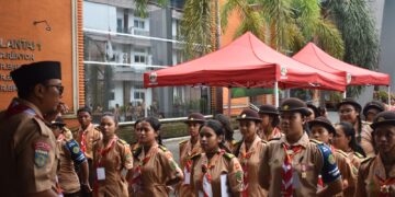 Sekretaris Bidang Satuan Karya Pramuka dan Satuan Komunitas (Sakoma) Kwarda Bali, Rudianto dalam sebuah acara pramuka. -BALITOPIK.COM