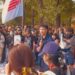 Koordinator aksi sekaligus Ketua BEM Universitas Udayana, I Gusti Agung Ngurah Oka Paramahamsa saat menyampaikan orasi. -BALITOPIK.COM