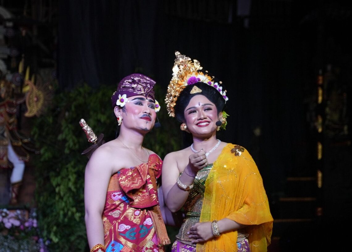 Sekaa Gong Gita Swastika dari Banjar Adat Tengkulung, Desa Adat Tengkulung, Kecamatan Kuta Selatan, tampil sebagai Duta Kabupaten Badung dalam Utsawa (Parade) Drama Gong Tradisi pada ajang Pesta Kesenian Bali (PKB) 2026
