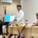 Ketua PHDI Provinsi Bali, I Nyoman Kenak saat menunjukan 8 rekomendasi PHDI Bali. -BALITOPIK.COM