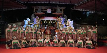Sanggar Seni Waduk, Banjar Umakepuh, Desa Buduk, tampil membawakan Topeng Suluh sebagai Duta Kabupaten Badung pada PKB XLVIII 2026 di Kalangan Ratna Kanda, Taman Budaya Bali. -IST