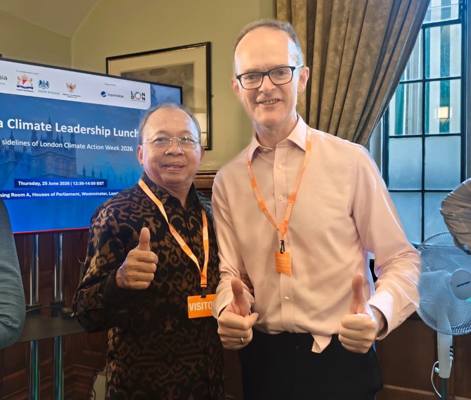 Foto: Gubernur Bali Wayan Koster bersama Dubes Inggris untuk Indonesia Yang Mulia Dominic Jermey. -IST