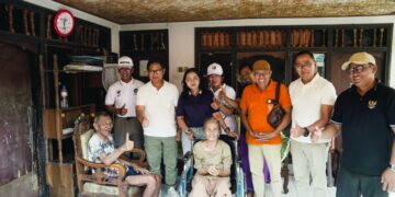 Bupati dan Ketua K3s Badung sambangi warga disabilitas di Abianbase. -IST