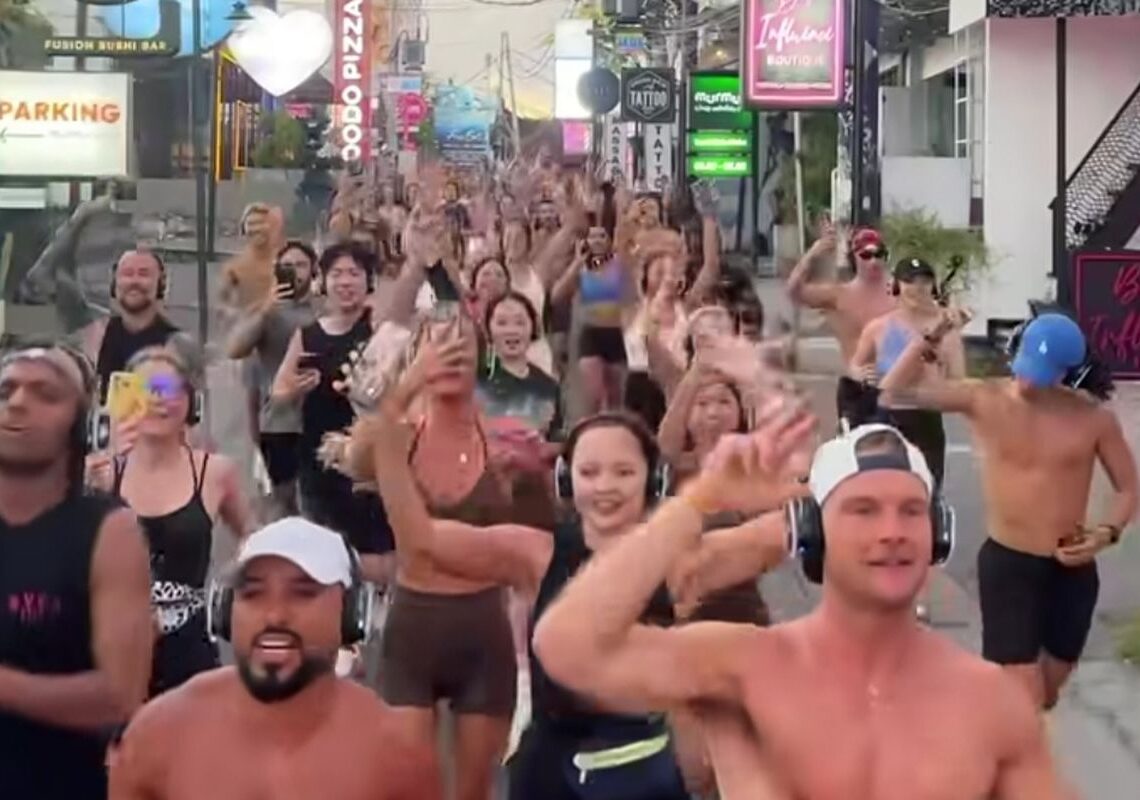 Event lari Bali Silent Disco yang diselenggarakan oleh Entourage Bali di Bali (23/7/2026)(DOKUMEN INSTAGRAM ENTOURAGE BALI)