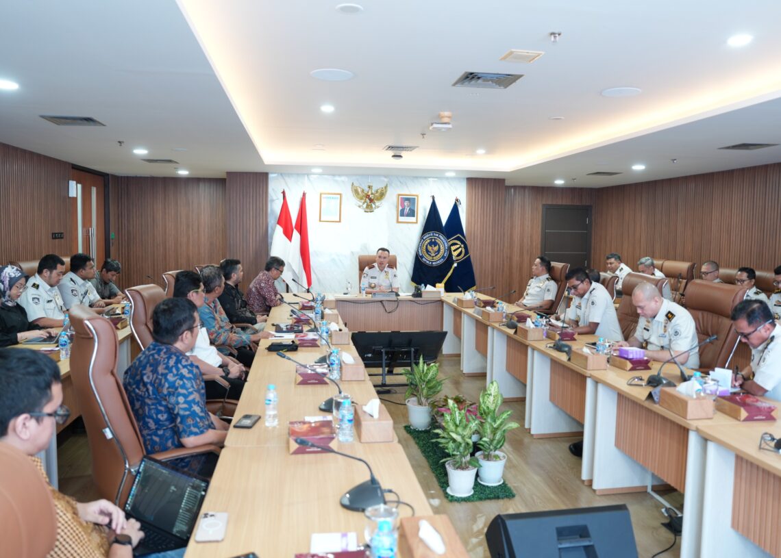 Direktorat Jenderal Imigrasi menggandeng Fakultas Teknik Mesin dan Dirgantara (FTMD) Institut Teknologi Bandung (ITB) untuk mengembangkan sistem "Pagar Digital". -IST
