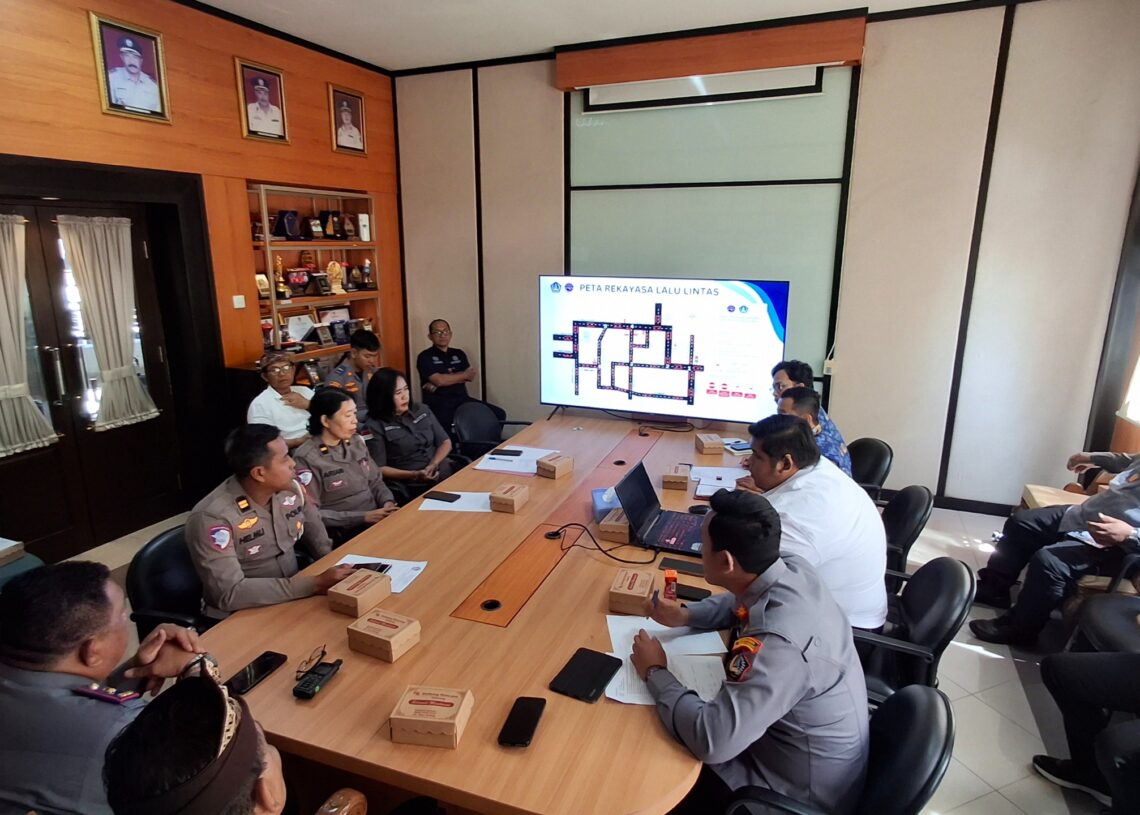 Rapat evaluasi yang digelar Dinas Perhubungan (Dishub) Badung bersama Forum Lalu Lintas dan Angkutan Jalan (LLAJ) di Ruang Rapat Kepala Dinas Perhubungan, Pusat Pemerintahan (Puspem) Badung, Kamis (2/7/2026). -IST