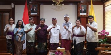 Koster saat menerima audiensi Forum Komunikasi Fakultas Pertanian Wilayah Indonesia Timur di Ruang Tamu Kantor Gubernur Bali. -IST