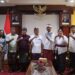 Koster saat menerima audiensi Forum Komunikasi Fakultas Pertanian Wilayah Indonesia Timur di Ruang Tamu Kantor Gubernur Bali. -IST