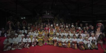 Sanggar Tari Rare Cili Kedonganan, Lingkungan Ketapang, Kelurahan Kedonganan, Kecamatan Kuta, usai tampilkan Barong Landung bertajuk “Les Kelanguan” di PKB 2026. -IST