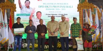 Gubernur Bali Wayan Koster saat menghadiri pelantikan DPD HKTI Bali. -IST