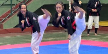 Maria Devianita Nanggor dan Maria Devianeta Nanggor saat tampil di Kejuaraan Nasional (Kejurnas) Federasi Kempo Indonesia (FKI) 2026. -BALITOPIK.COM