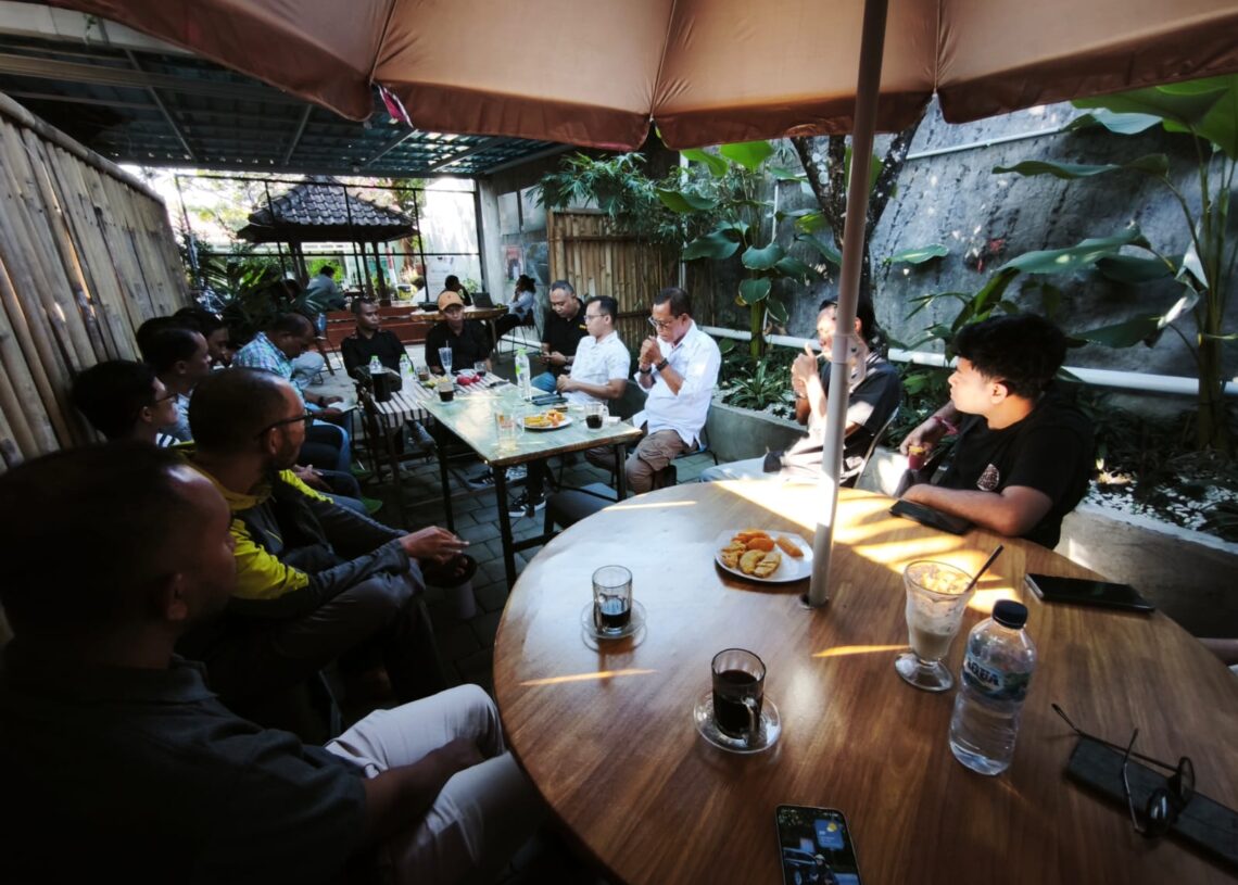 Pertemuan SJB menanggapi gugatan Togar Situmorang terhadap 4 media di Bali. -IST