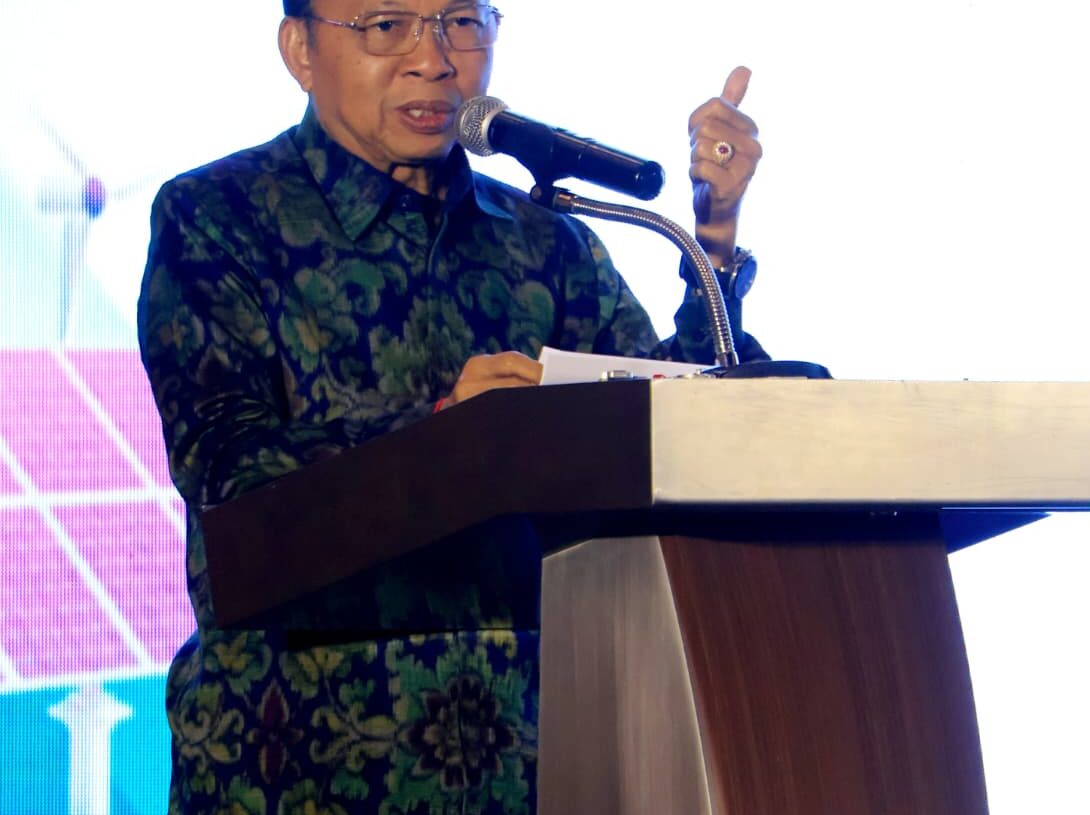 Gubernur Bali Wayan Koster. -BALITOPIK.COM