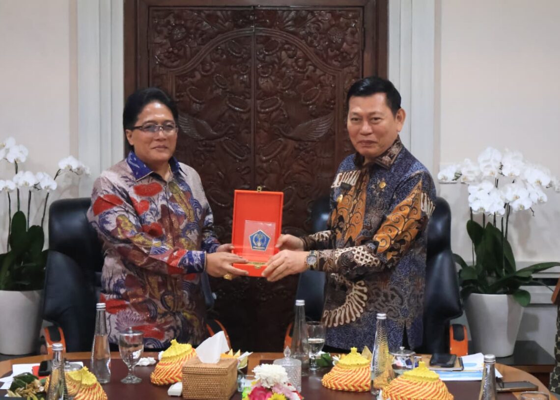 Wakil Gubernur Bali I Nyoman Giri Prasta dan Wakil Gubernur Sulawesi Utara Dr. Johannes Victor Mailangkay. -IST