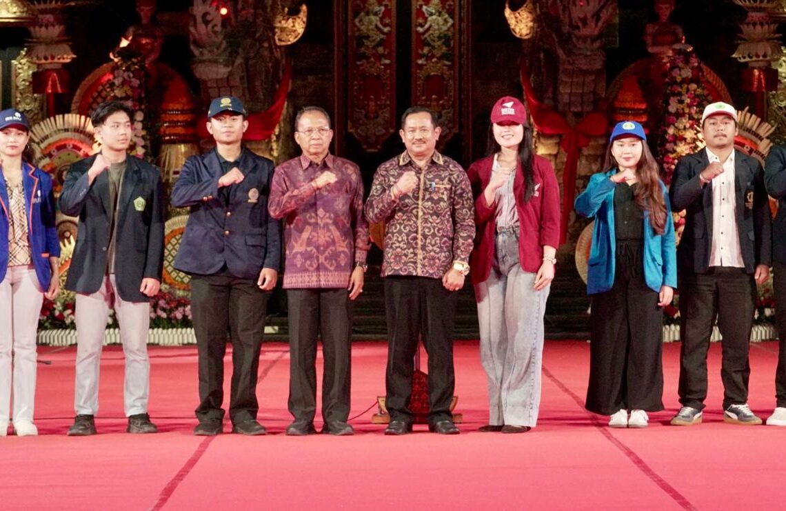 Gubernur Bali Wayan Koster Luncurkan Program Desa Kerthi Bali Sejahtera, Libatkan Hampir 13 Ribu Mahasiswa Bangun Desa. -IST