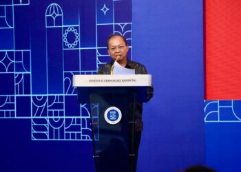 Gubernur Bali Wayan Koster saat menjadi keynote speaker pada 5th International Conference on Digital Humanities 2026 yang diselenggarakan Institut Teknologi Bandung (ITB). -IST