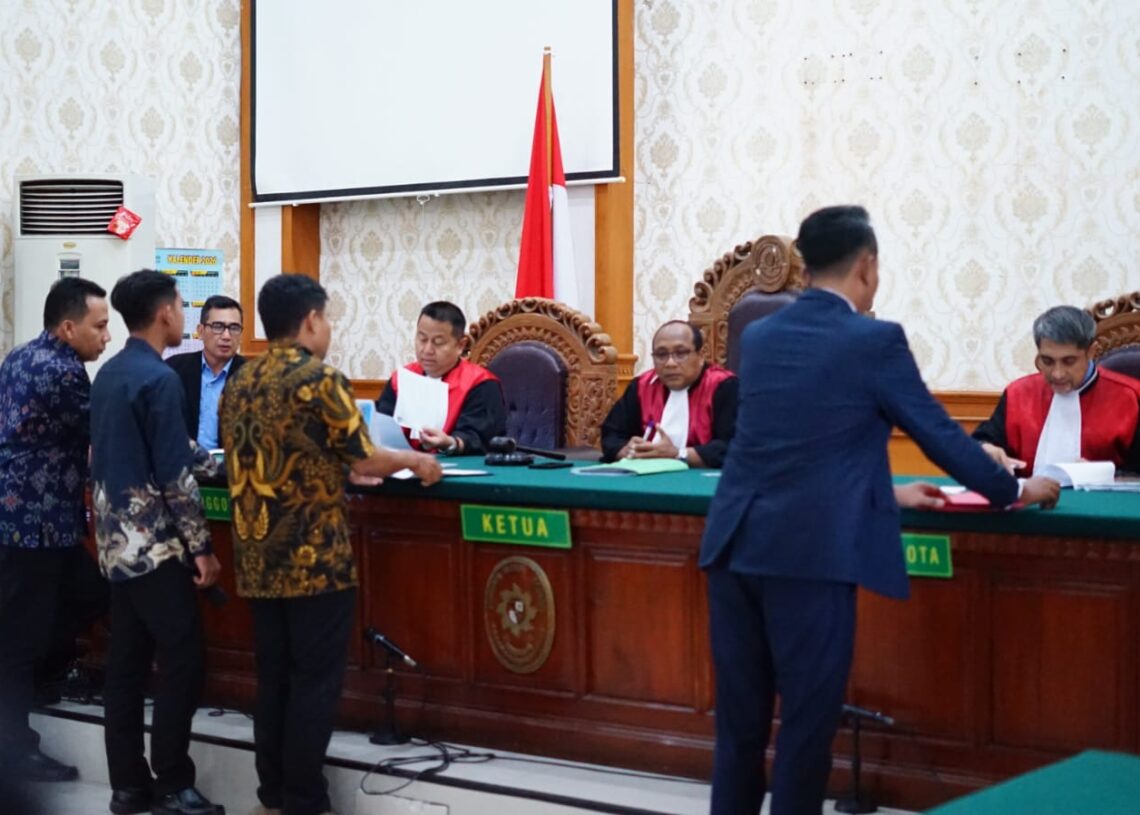 Sidang perdana gugatan perdata senilai Rp25 miliar yang diajukan advokat Togar Situmorang terhadap empat perusahaan media di Bali berlangsung di Pengadilan Negeri (PN) Denpasar, Rabu (22/7/2026). -IST