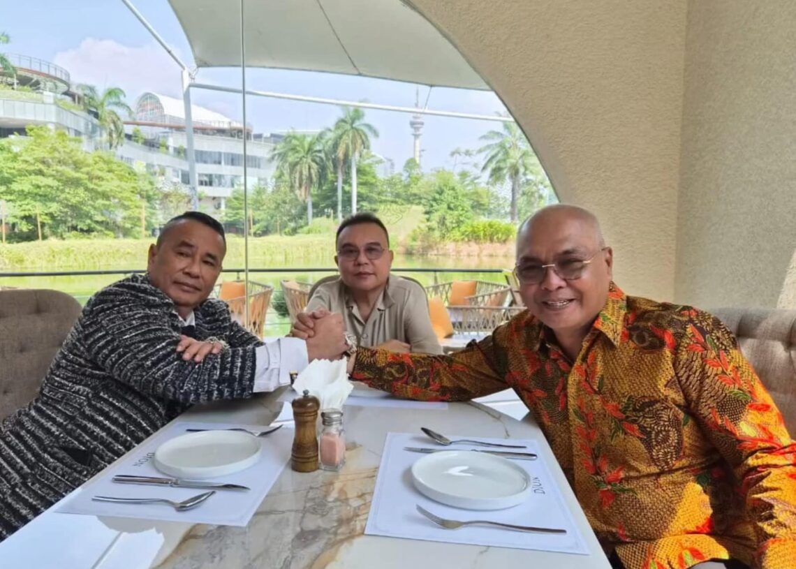 Wakil Ketua DPR Sufmi Dasco Ahmad mengunggah momen kebersamaannya dengan pengacara Hotman Paris Hutapea dan Ketua Umum Persatuan Wartawan Indonesia (PWI) Akhmad Munir. -IST