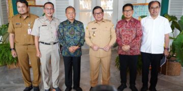 Bupati Badung I Wayan Adi Arnawa mendampingi Gubernur Bali Wayan Koster melakukan audiensi dengan Gubernur DKI Jakarta Pramono Anung di Balai Kota DKI Jakarta, Selasa (4/8/2026).