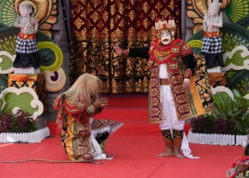Komunitas Seni Grahasta Bawera, Banjar Pengayehan, Desa Munggu, Kecamatan Mengwi, tampil sebagai Duta Kabupaten Badung dengan membawa garapan “ELING” dalam Rekasadana (Pergelaran) Revitalisasi Kesenian Klasik di Kalangan Angsoka, Taman Budaya Bali, Senin (6/7/2026). -IST