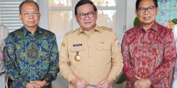 Kiri: Gubernur Bali, Gubernur DKI Jakarta dan Bupati Badung. -IST