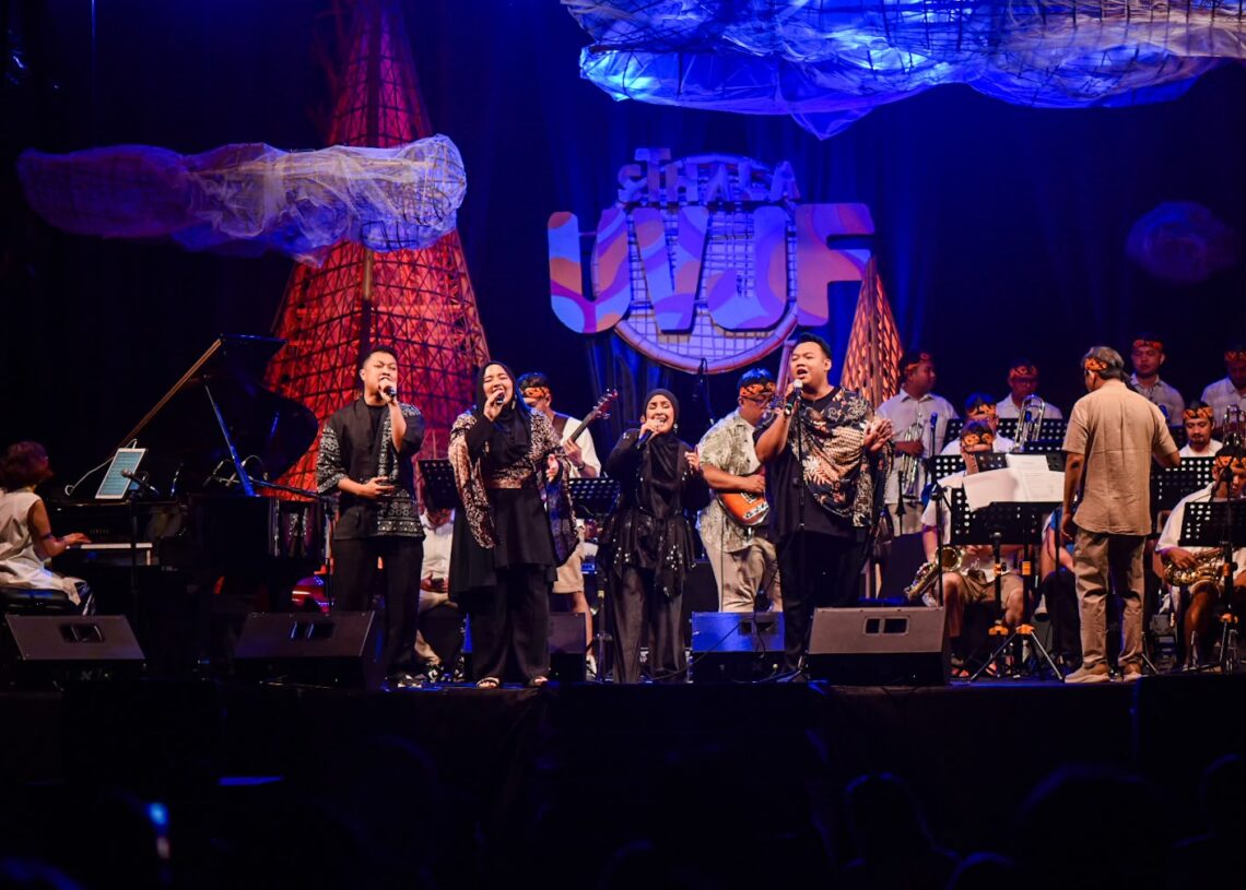 Penampilan sejumlah musisi pada pembukaan Sthala Ubud Village Jazz Festival (UVJF) 2026. -IST