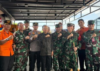 Gubernur Bali Wayan Koster menghadiri Manuver Lapangan Latihan Kesiapsiagaan Operasional (LKO) Komando Gabungan Wilayah Pertahanan (Kogabwilhan) II Tahun Anggaran 2026. -IST