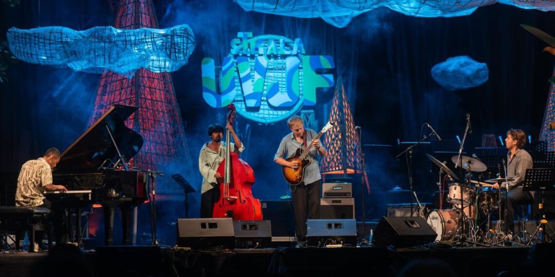 Penampilan sejumlah musisi pada peNUTUPAN Sthala Ubud Village Jazz Festival (UVJF) 2026. -IST