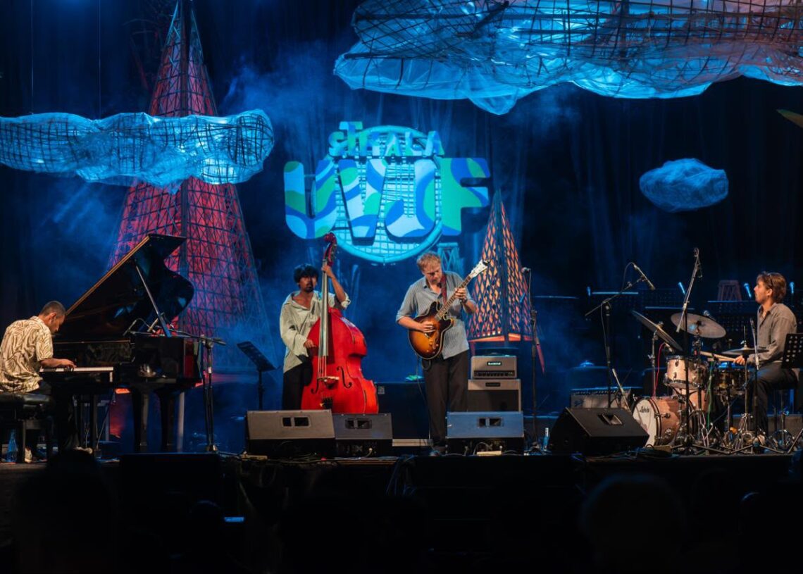 Penampilan sejumlah musisi pada peNUTUPAN Sthala Ubud Village Jazz Festival (UVJF) 2026. -IST