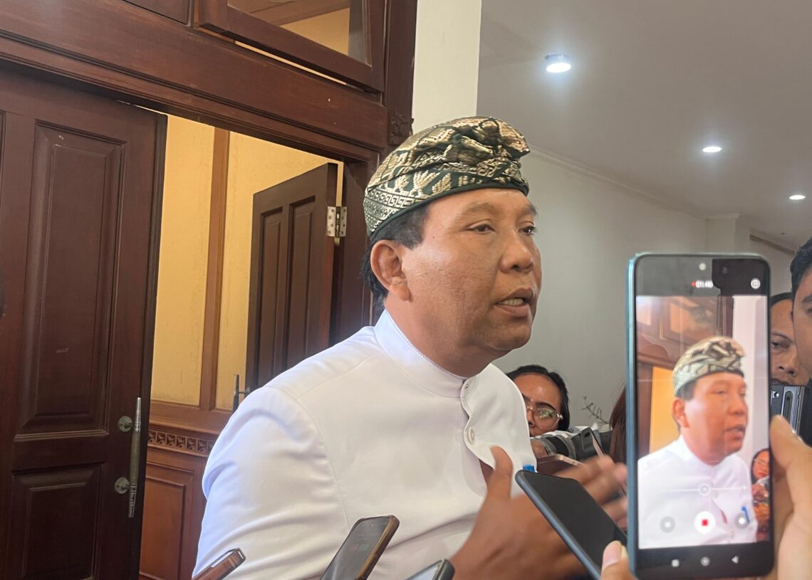 Ketua DPRD Badung I Gusti Anom Gumanti. -BALITOPIK.COM
