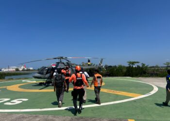 TIM SAR Gabungan saat melakukan pencarian terhadap sisa korban KMP Putri Yasmin. -IST