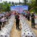 Gubernur Bali, Wayan Koster saat mengikuti penanaman bawang putih serentak di Banjar Kelodan, Kecamatan Tampaksiring, Kabupaten Gianyar, Rabu (19/8/2026). -IST