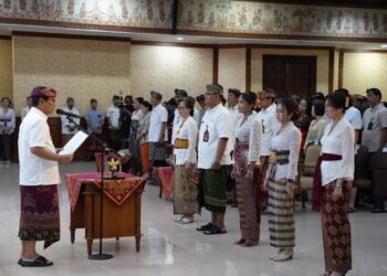 Bupati Badung I wayan Adi Arnawa saat melantik 163 pejabat di lingkungan Pemerintah Kabupaten Badung. -IST