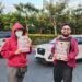 Solidaritas Jurnalis Bali (SJB) saat ngamen di lampu merah Jalan Dewi Sri–Nakula, Kuta, Badung. -SJB