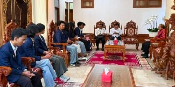 Gubernur Bali Wayan Koster saat menerima audiensi BEM Pertanian Unud. -IST
