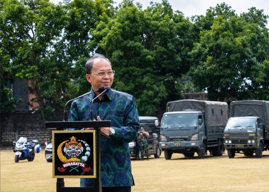 Gubernur Bali Wayan Koster. -BALITOPIK.COM