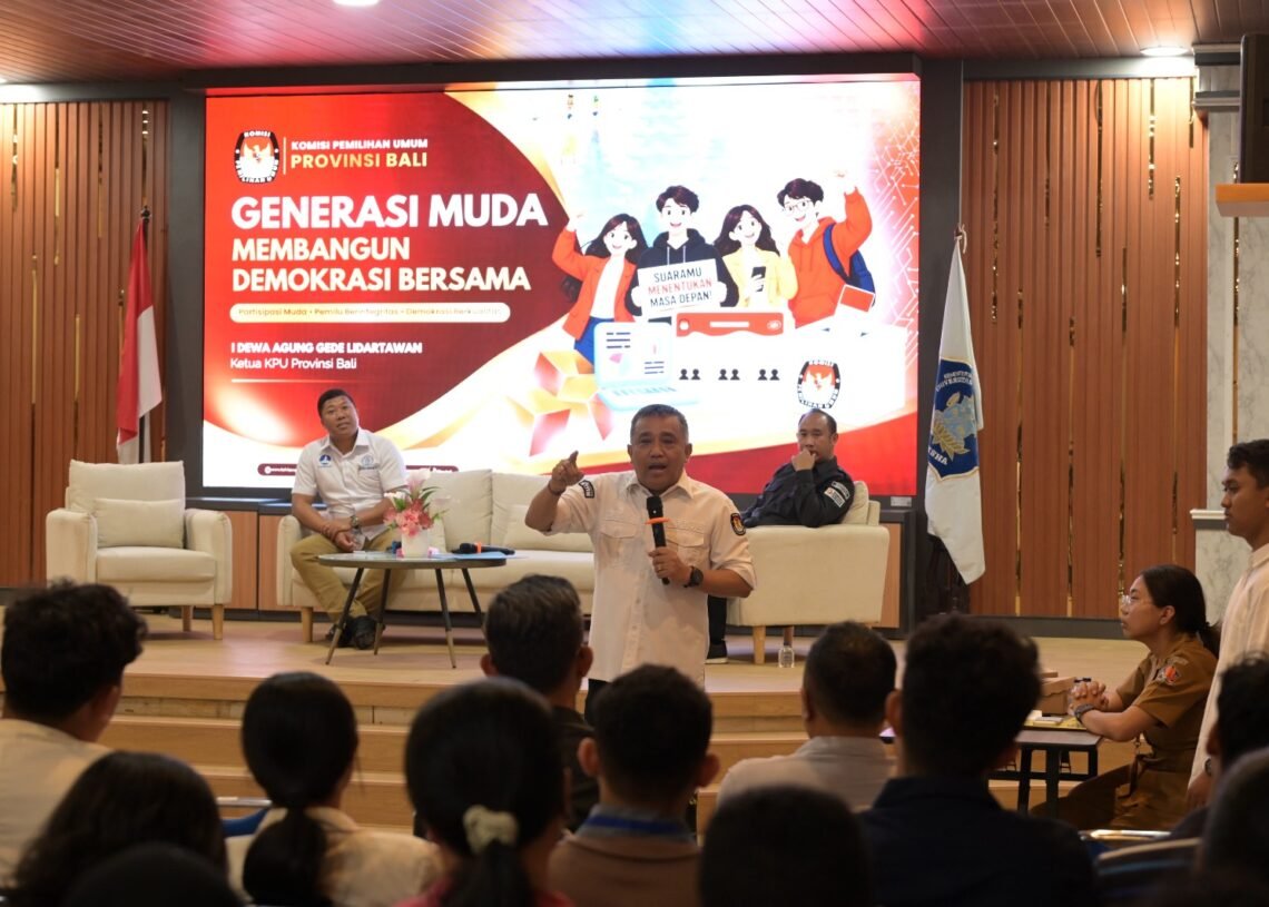 Ketua Komisi Pemilihan Umum (KPU) Provinsi Bali I Dewa Agung Gede Lidartawan saat memberikan edukasi kepemiluan kepada Organisasi Kemasyarakatan Pemuda (OKP) se-Kabupaten Buleleng, 31 Agustus 2026. -IST