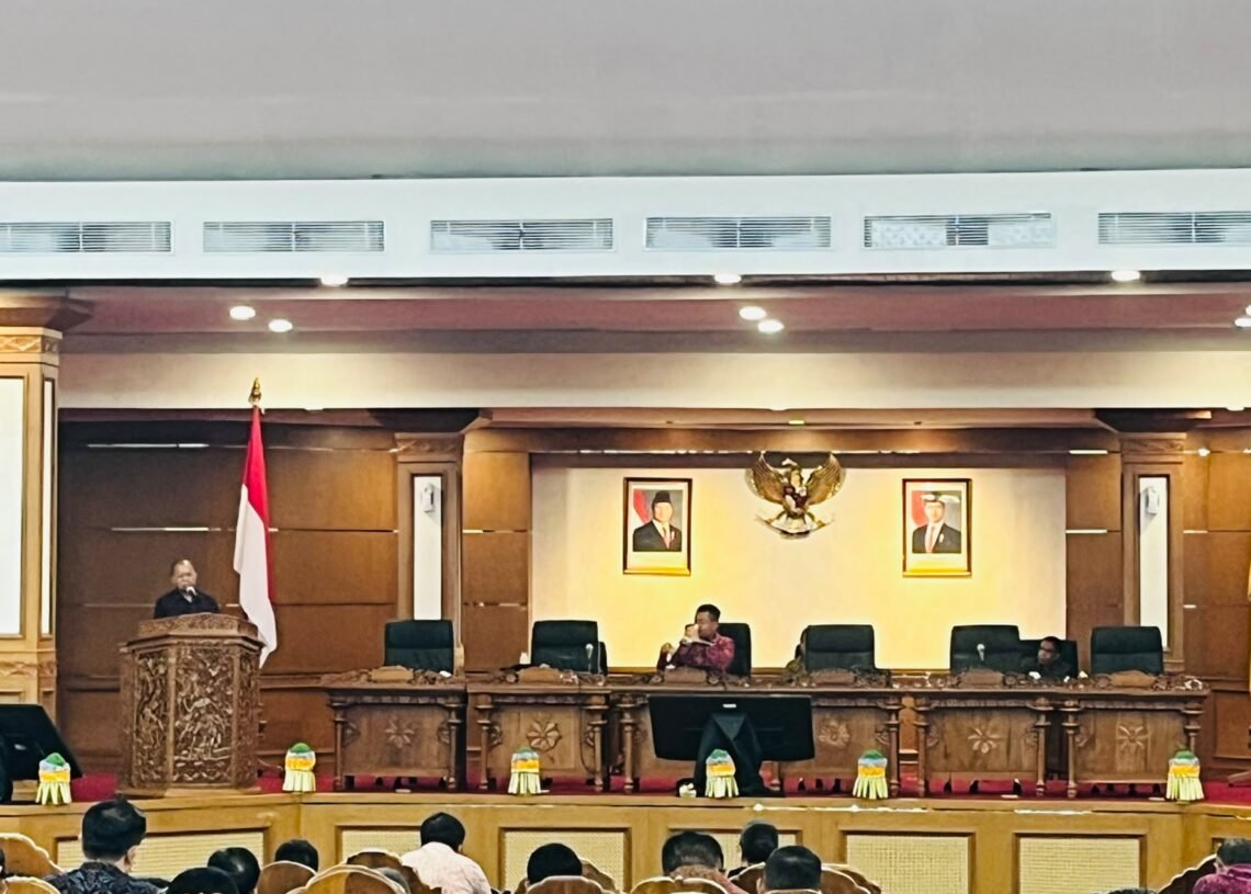 Suasana sidang paripurna ke-48 DPRD Provinsi Bali. -BALITOPIK.COM