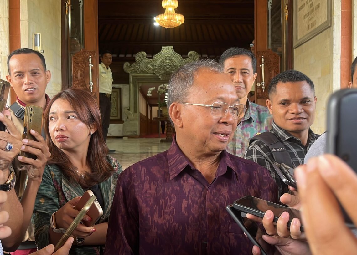 Gubernur Bali Wayan Koster. -BALITOPIK.COM
