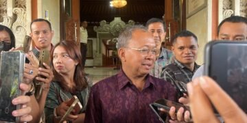 Gubernur Bali Wayan Koster. -BALITOPIK.COM
